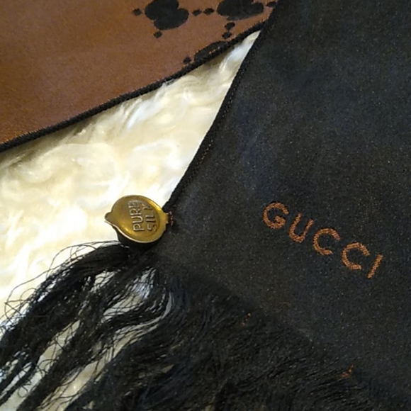 Vintage GUCCI 💯 Pure silk AUTH monogram scarf and a dust bag. - Picture 10 of 15